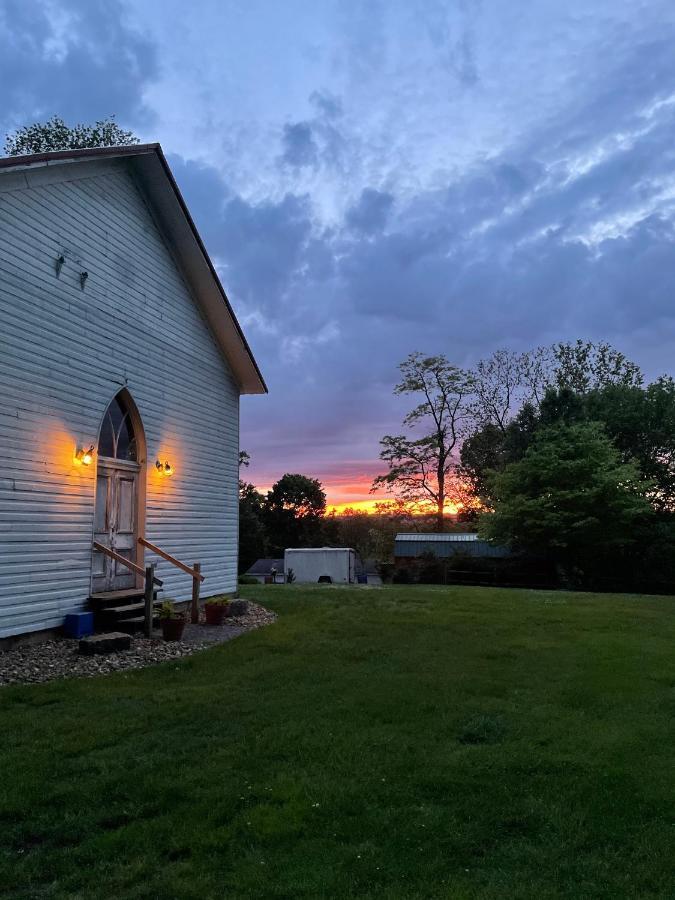 Modern Homestead Guest House Reedsville Exterior photo