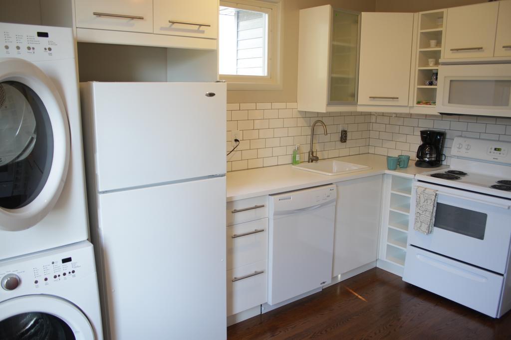 Modern Homestead Guest House Reedsville Room photo