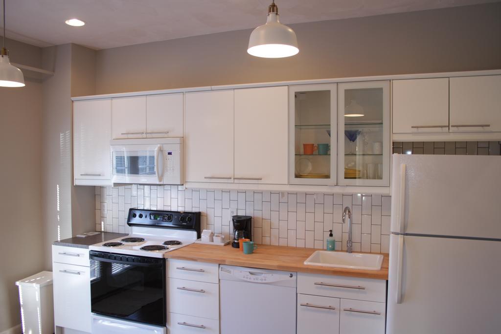 Modern Homestead Guest House Reedsville Room photo